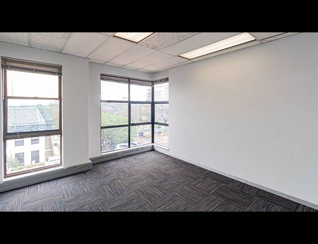 240M² OFFICE TO LET IN DUNKELD WEST